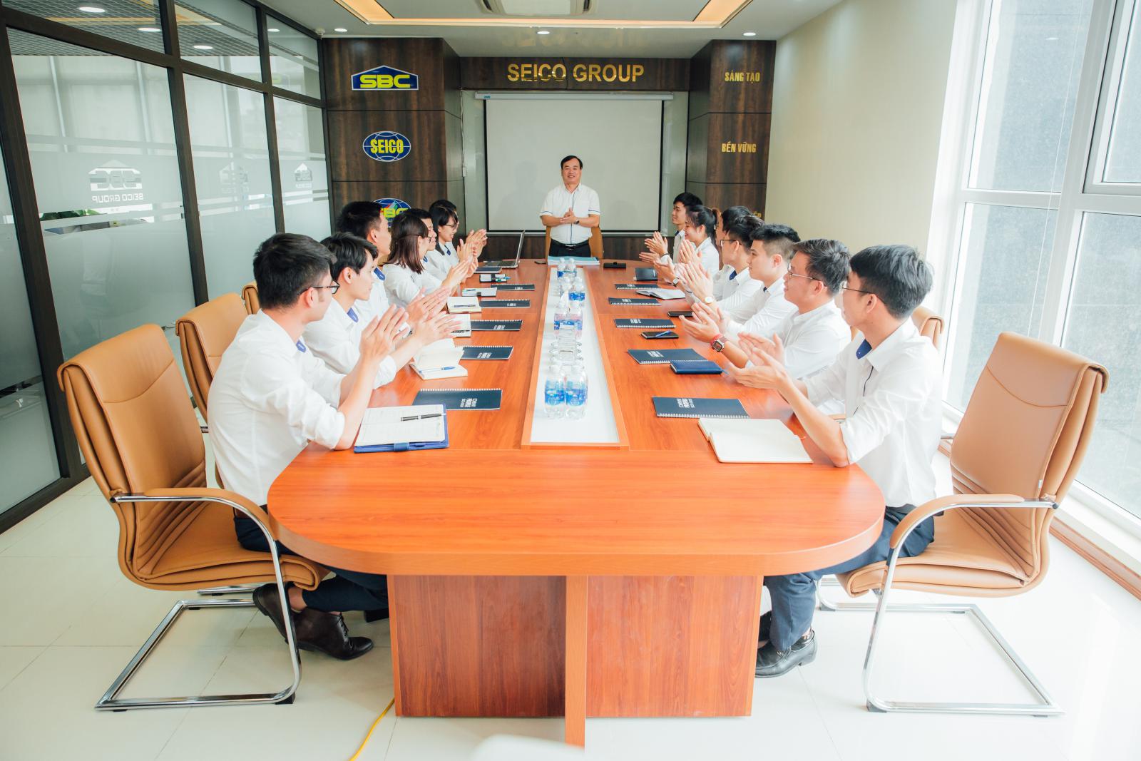 SEICO: SEICO là một trong những thương hiệu nổi tiếng về kết cấu thép và định vị thương hiệu tại Việt Nam. Công ty không ngừng nỗ lực để cải tiến và đưa ra những sản phẩm mới để phục vụ khách hàng. Nếu bạn quan tâm đến các sản phẩm đến từ SEICO, hãy xem qua các ảnh trong bài viết này để có thêm thông tin.
