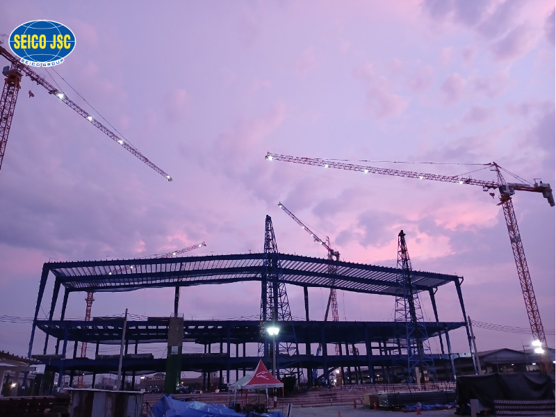 Nhà khung thép là loại công trình sử dụng hệ kết cấu thép làm bộ khung chịu lực chính